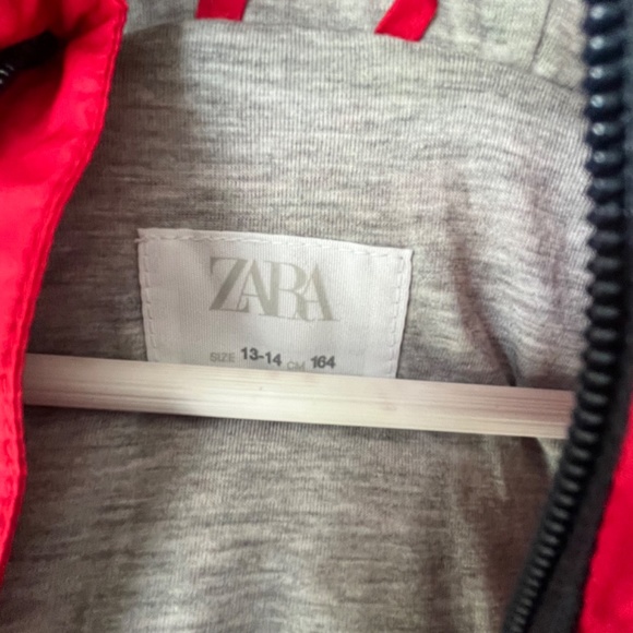 Zara raincoat - Picture 5 of 7